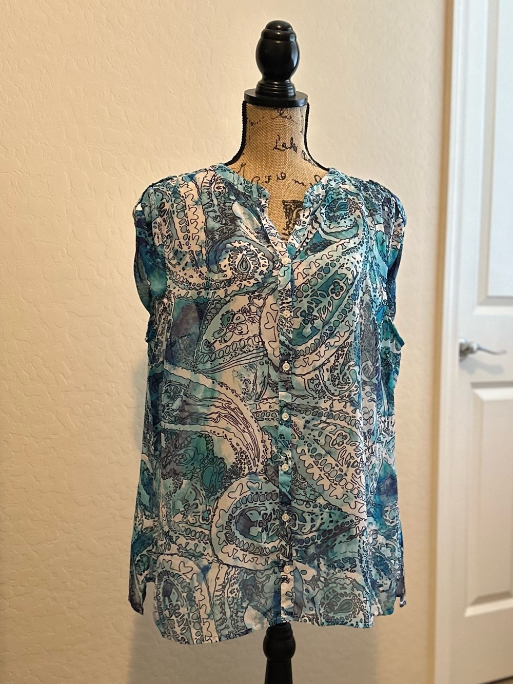 Liz Claiborne | Paisley Sleeveless Blouse - Women Tops